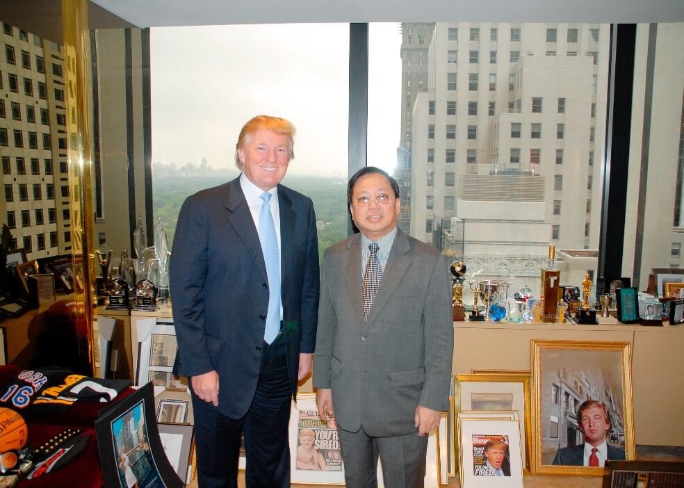 Hình ảnh Giáo sự Hà Tôn Vinh gặp gỡ Tổng thống Mỹ Donald Trump