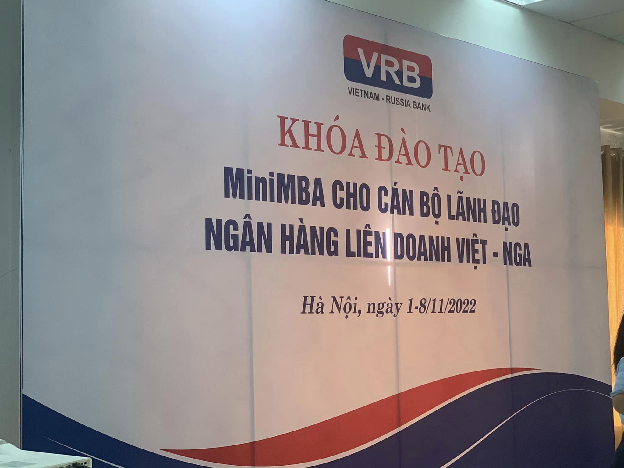 Hình ảnh khóa đào tạo MiniMBA dành cho cán bộ lãnh đạo Ngân hàng liên doanh Việt - Nga Hình ảnh khóa đào tạo MiniMBA dành cho cán bộ lãnh đạo Ngân hàng liên doanh Việt - Nga