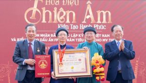 FPT Education lập kỷ lục MV hòa tấu nhạc cụ truyền thống.