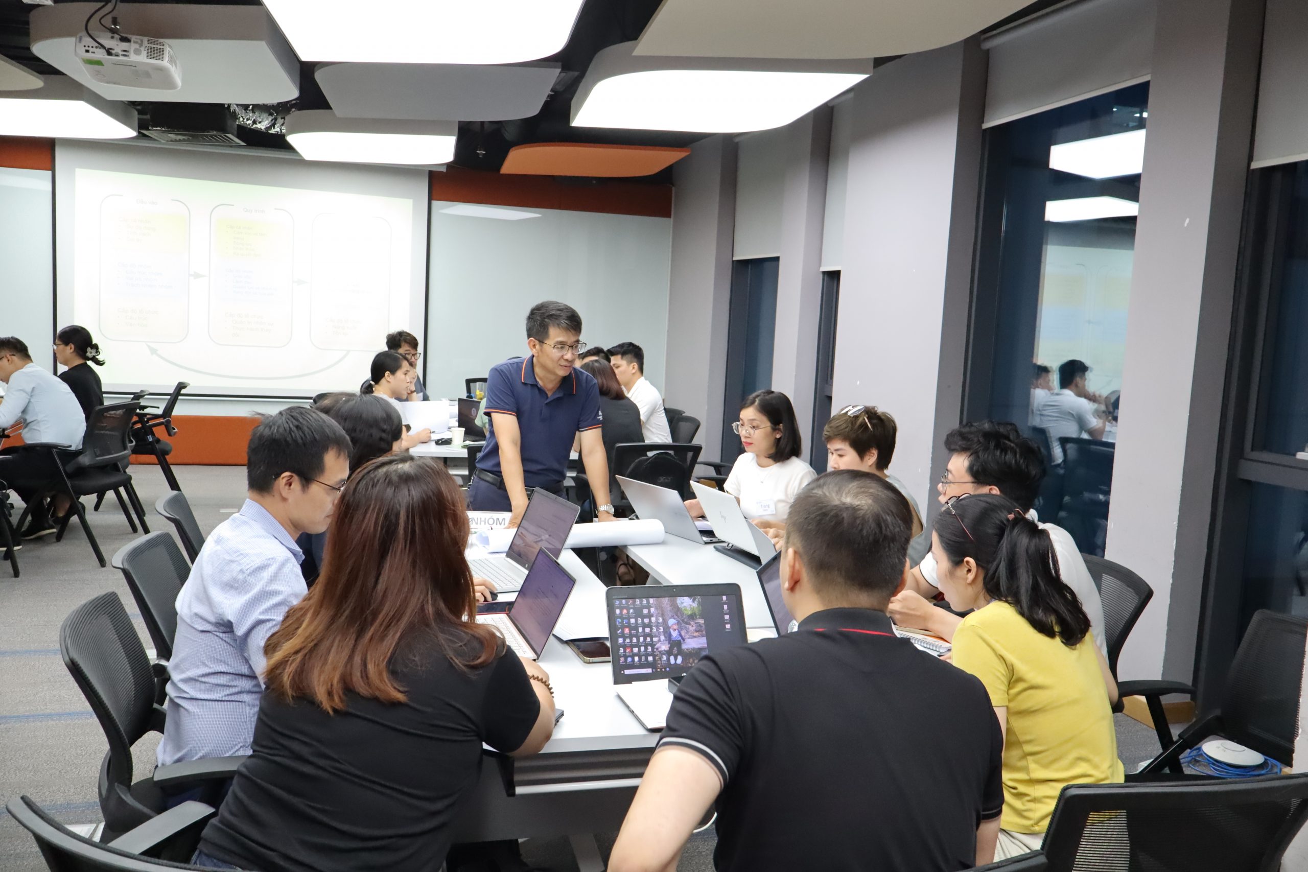 FSB tích hợp kính VR vào giảng dạy