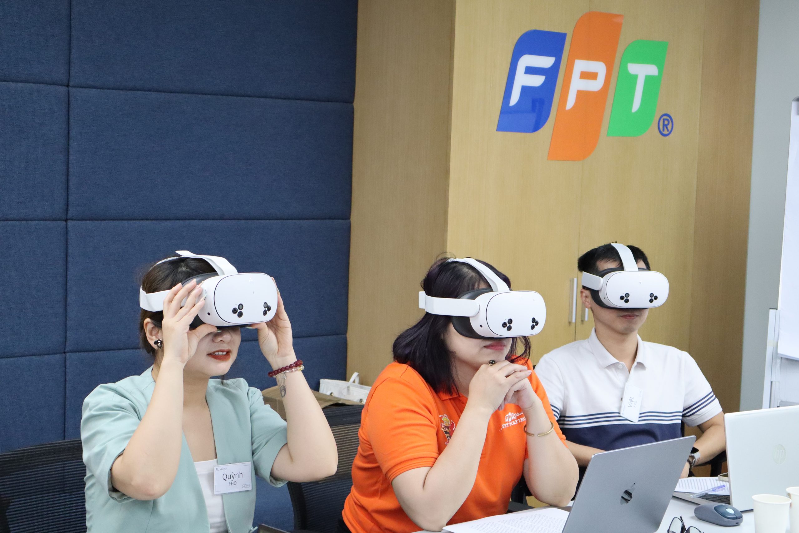 FSB tích hợp kính VR vào giảng dạy