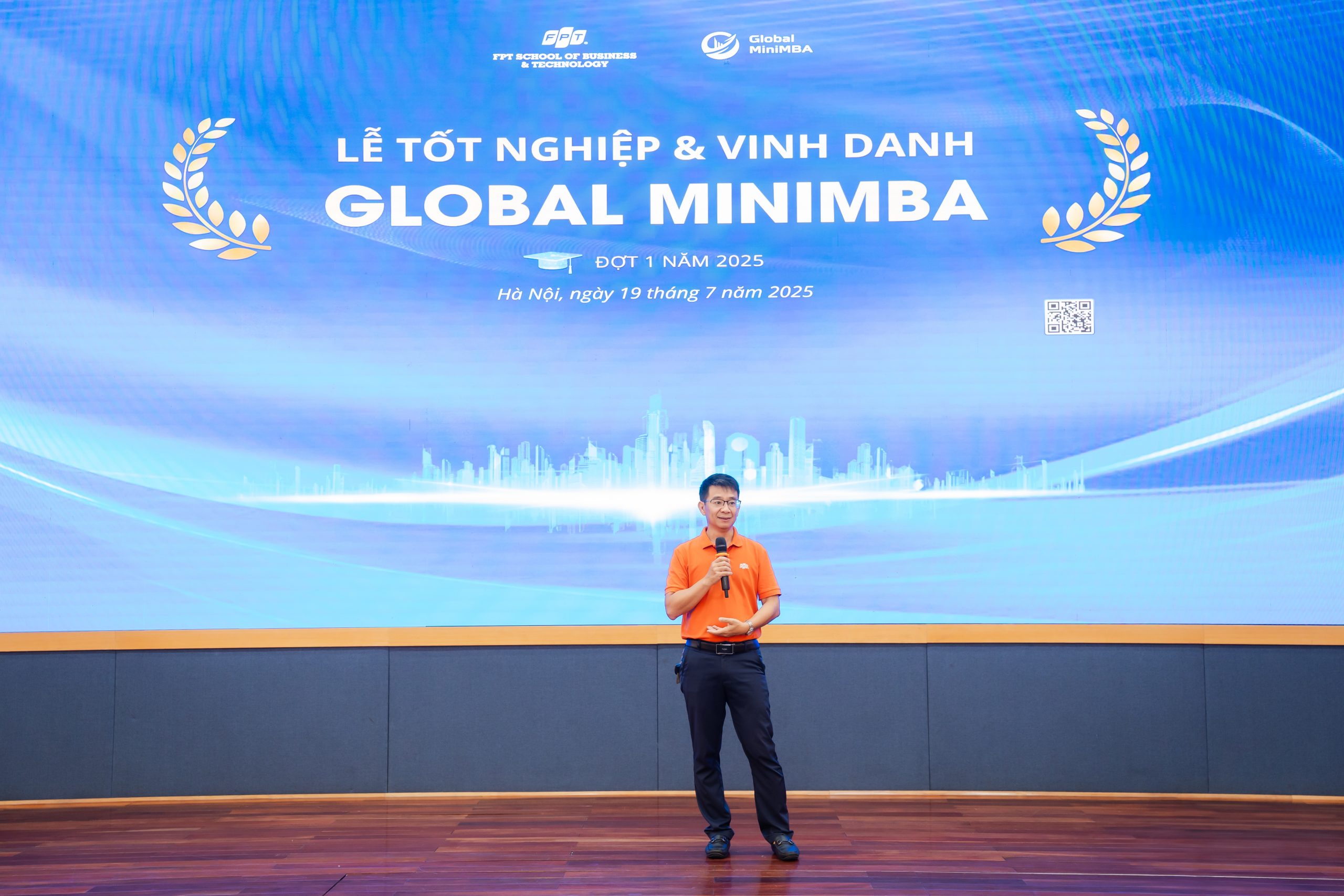 TS.Trần Quang Huy – Trưởng ban đào tạo Viện quản trị & Công nghệ FSB, Trường đại học FPT, Tập đoàn FPT chia sẻ tại buổi lễ Tốt nghiệp và Vinh danh khóa học Global MiniMBA 